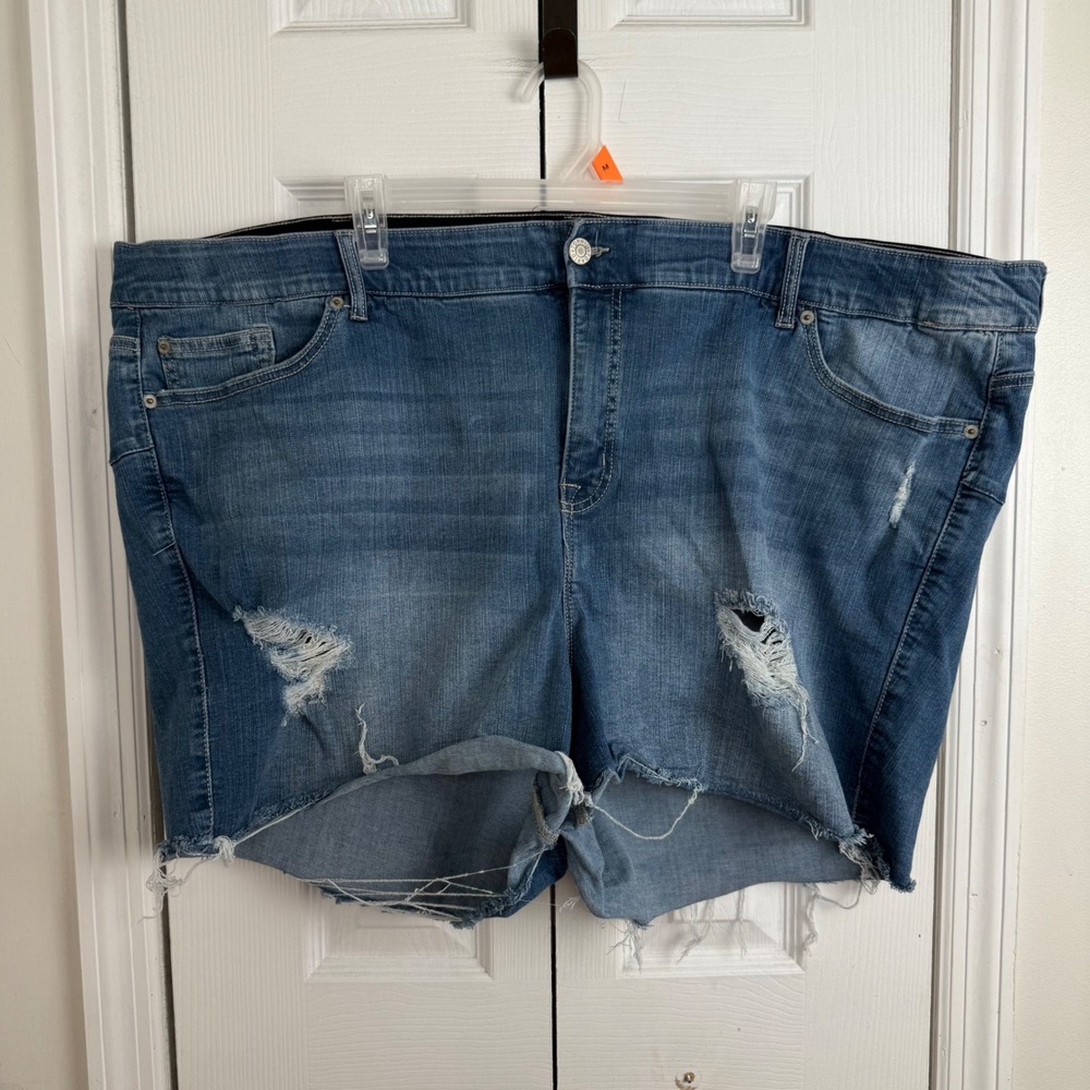Torrid Distressed Denim Shorts‎ plus size 30 Blue Raw Hem Y2K Grunge